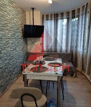 Дава се под наем Тристаен апартамент в Варна, Погреби - 90 кв.м за 663 € - Снимка #1