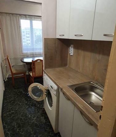 Дава се под наем Едностаен апартамент в Бургас, Изгрев - 50 кв.м за 306 € - Снимка #1