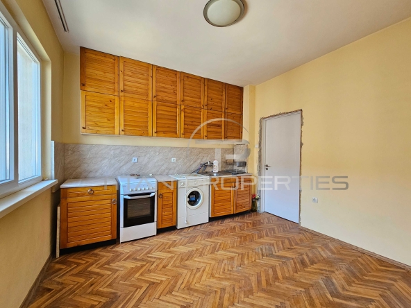 Тристаен апартамент в Пловдив, Южен - 86 кв.м за 1431 €/кв.м - Снимка #1