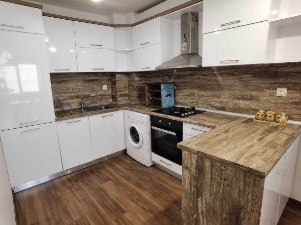 Дава се под наем Двустаен апартамент в София, Дианабад - 75 кв.м за 372.3 € - Снимка #1