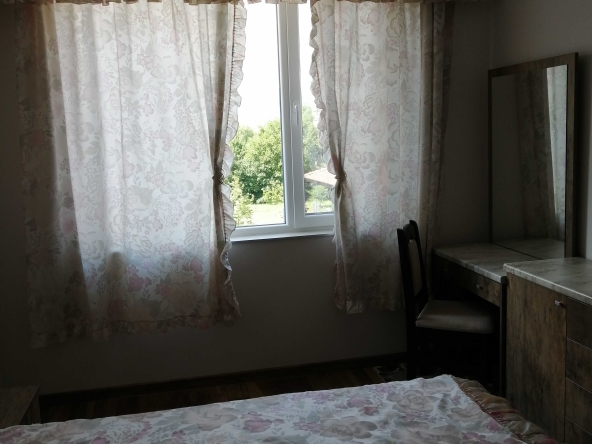 Дава се под наем Двустаен апартамент в Пловдив, Коматево - 68 кв.м за 306 € - Снимка #1