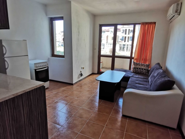 Дава се под наем Двустаен апартамент в Несебър - 55 кв.м за 318.75 € - Снимка #1