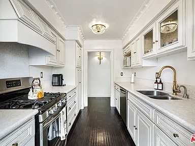 Дава се под наем Тристаен апартамент в София, Манастирски ливади - 98 кв.м за 400 € - Снимка #1