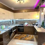 Дава се под наем Тристаен апартамент в Бургас, Славейков - 110 кв.м за 522.75 € - Снимка #1