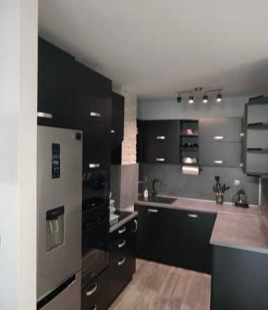 Дава се под наем Тристаен апартамент в София, Изток - 130 кв.м за 767 € - Снимка #1