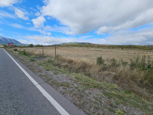 Земеделски имот в Кюстендил, Могилата -  кв.м за 7000 €/дка - Снимка #1