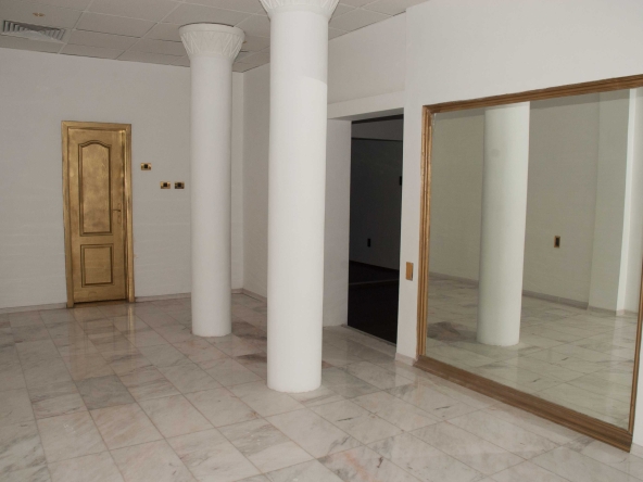 Дава се под наем Магазин в София, Център - 25 кв.м за 600 € - Снимка #1