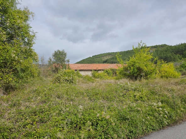 Склад в с. Раждавица, Област Кюстендил - 384 кв.м за 339 €/кв.м - Снимка #1