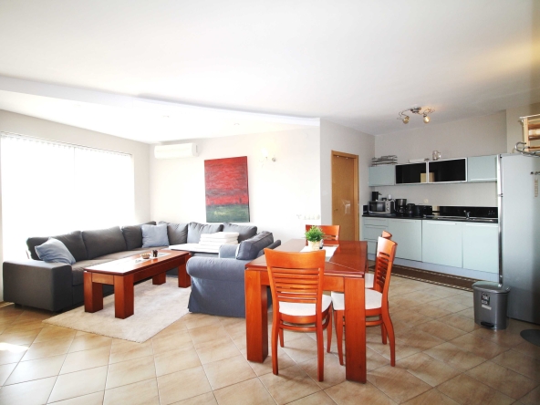 Тристаен апартамент в Бяла - 133 кв.м за 662 €/кв.м - Снимка #1