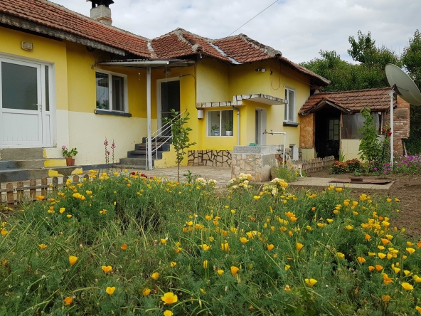 Къща в с. Голямо Враново, Област Русе - 80 кв.м за 413 €/кв.м - Снимка #1