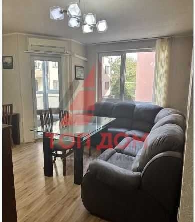 Дава се под наем Тристаен апартамент в Варна, Цветен квартал - 75 кв.м за 612 € - Снимка #1