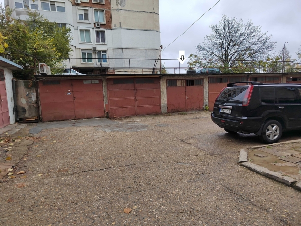 Гараж / Паркомясто в Велико Търново, Колю Фичето - 19 кв.м за 591 €/кв.м - Снимка #1