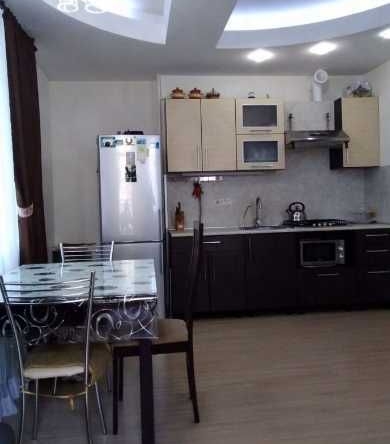 Дава се под наем Двустаен апартамент в Пловдив, Кършияка - 62 кв.м за 306 € - Снимка #1