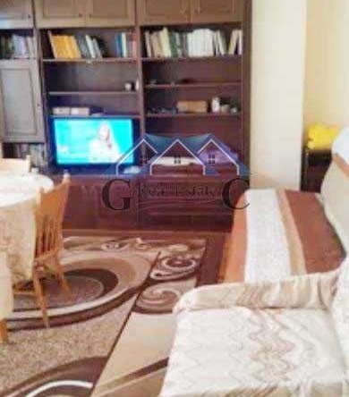 Дава се под наем Тристаен апартамент в Варна, Червен площад - 82 кв.м за 357 € - Снимка #1