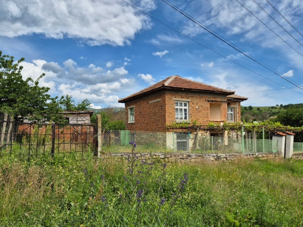 Къща в с. Велислав, Област Бургас - 196 кв.м за 110 €/кв.м - Снимка #1