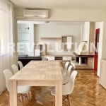 Дава се под наем Четиристаен апартамент в Варна, Център - 100 кв.м за 698.19 € - Снимка #1