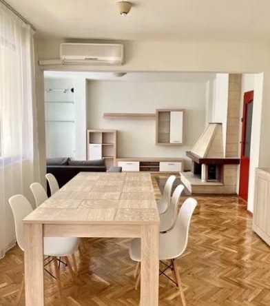 Дава се под наем Четиристаен апартамент в Варна, Център - 100 кв.м за 900 € - Снимка #1