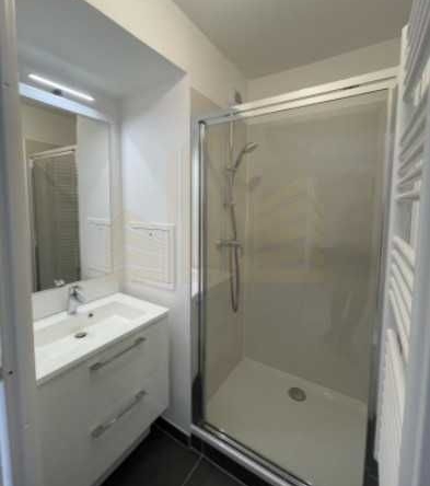 Дава се под наем Двустаен апартамент в Пловдив, Каменица 1 - 65 кв.м за 199.41 € - Снимка #1