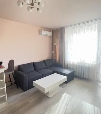 Дава се под наем Двустаен апартамент в Пловдив, Кършияка - 55 кв.м за 400 € - Снимка #1