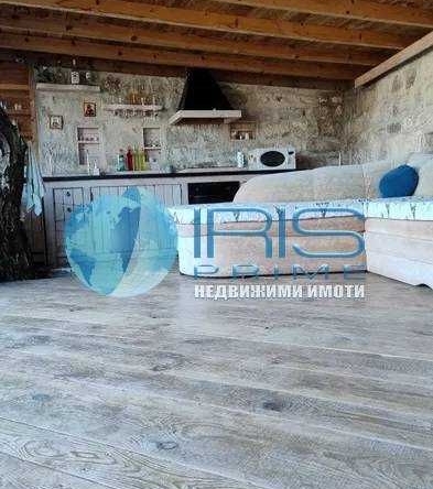 Етаж от къща в Шумен, Пожарната - 135 кв.м за 1334 €/кв.м - Снимка #1