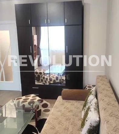 Дава се под наем Двустаен апартамент в Варна, Център - 50 кв.м за 375 € - Снимка #1