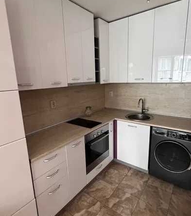 Дава се под наем Двустаен апартамент в София, Лозенец - 70 кв.м за 550 € - Снимка #1