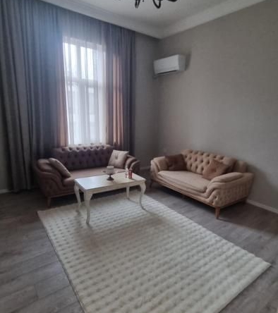 Дава се под наем Къща в Пловдив, Център - 90 кв.м за 1200 € - Снимка #1