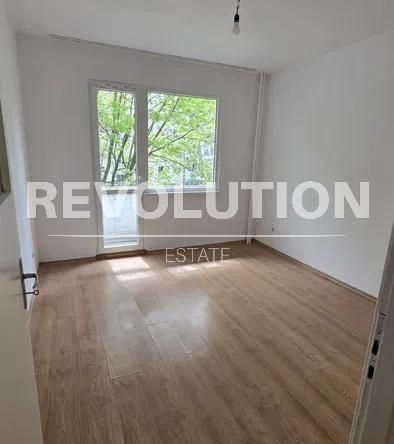 Дава се под наем Тристаен апартамент в Варна, Базар Левски - 70 кв.м за 390 € - Снимка #1