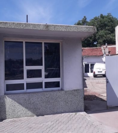 Промишлена сграда в Ямбол, Златен рог - 500 кв.м за 367 €/кв.м - Снимка #1