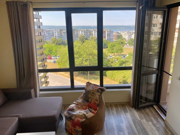 Дава се под наем Двустаен апартамент в Варна, м-т Пчелина - 60 кв.м за 382.5 € - Снимка #1