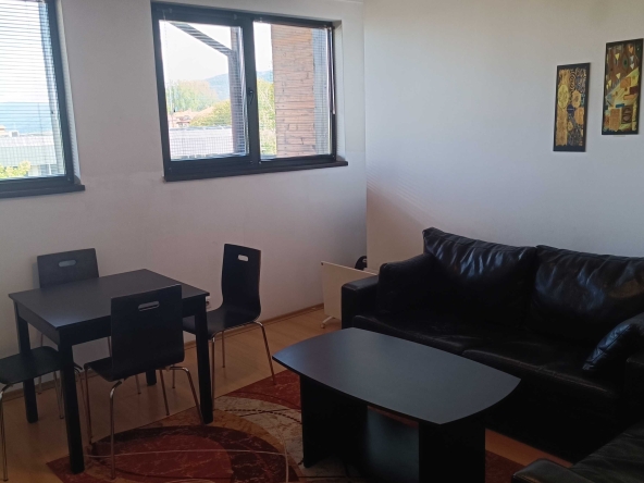 Дава се под наем Двустаен апартамент в Банско - 53 кв.м за 204 € - Снимка #1