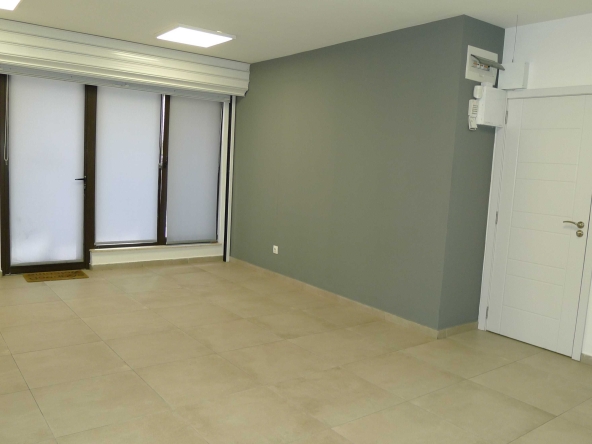 Дава се под наем Офис в София, Хиподрума - 40 кв.м за 459 € - Снимка #1