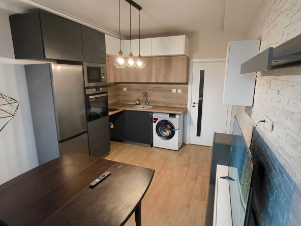 Дава се под наем Двустаен апартамент в Димитровград - 60 кв.м за 278.97 € - Снимка #1