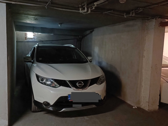 Дава се под наем Гараж / Паркомясто в София, Център - 15 кв.м за 102 € - Снимка #1