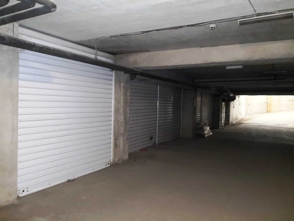 Дава се под наем Гараж / Паркомясто в Русе, Мальовица - 20 кв.м за 86.7 € - Снимка #1