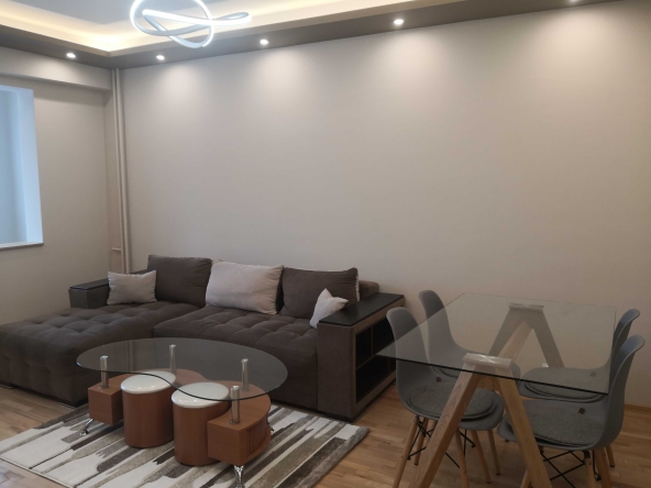 Дава се под наем Двустаен апартамент в София, Надежда 1 - 65 кв.м за 714 € - Снимка #1