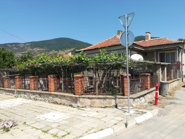 Къща в Шивачево - 216 кв.м за 278 €/кв.м - Снимка #1