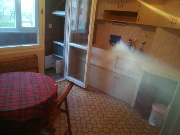 Дава се под наем Двустаен апартамент в Хасково, Воеводски - 74 кв.м за 204 € - Снимка #1