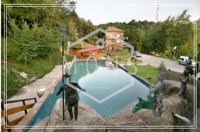 Хотел в с. Арбанаси, Област Велико Търново - 2304 кв.м за 175 €/кв.м - Снимка #1