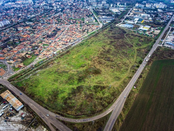 Парцел в Търговище, Промишлена зона - 13800 кв.м за 5100 €/кв.м - Снимка #1