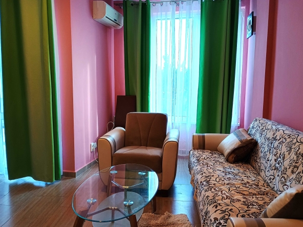 Дава се под наем Тристаен апартамент в с. Кошарица, Област Бургас - 106 кв.м за 305.49 € - Снимка #1