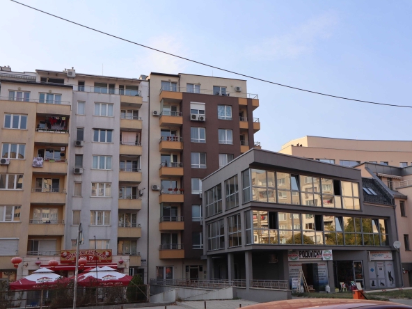 Дава се под наем Офис в София, Младост 2 - 48 кв.м за 594 € - Снимка #1