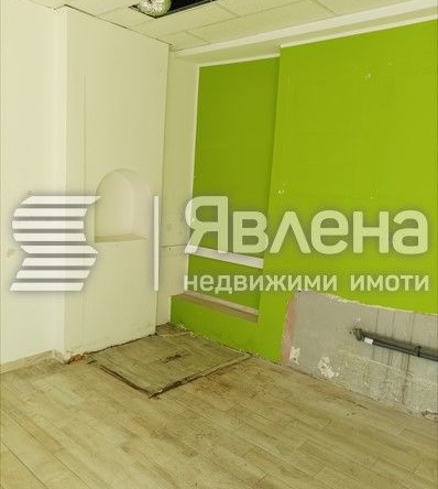 Дава се под наем Магазин в София, Център - 30 кв.м за 300 € - Снимка #1