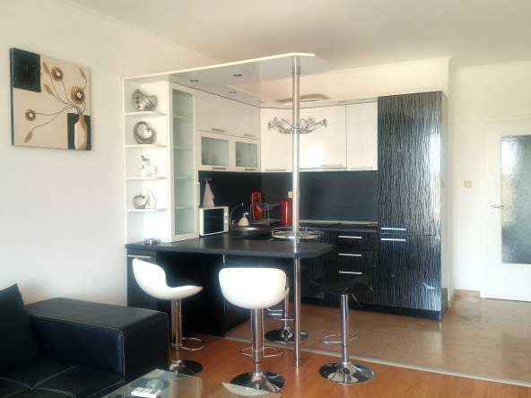 Тристаен апартамент в Несебър - 99 кв.м за 2021 €/кв.м - Снимка #1