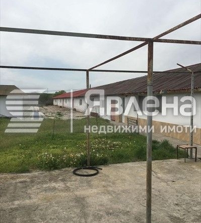 Склад в с. Чоба, Област Пловдив - 2280 кв.м за 32 €/кв.м - Снимка #1