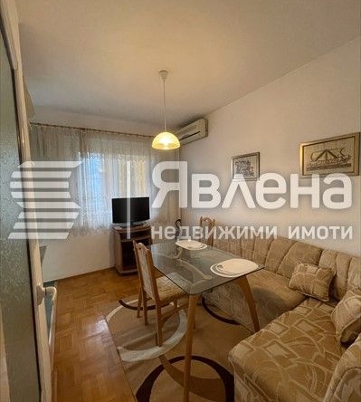 Дава се под наем Тристаен апартамент в Варна, ВИНС - 100 кв.м за 600 € - Снимка #1