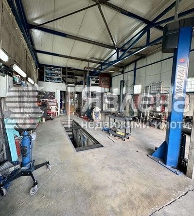 Промишлена сграда в Варна, Младост 1 - 450 кв.м за 356 €/кв.м - Снимка #1