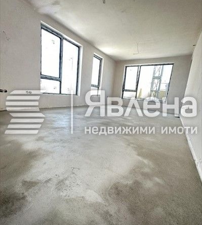 Тристаен апартамент в Варна, Възраждане 1 - 90 кв.м за 1567 €/кв.м - Снимка #1