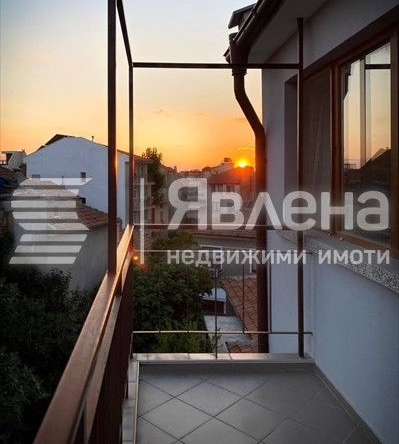 Къща в Поморие - 400 кв.м за 1200 €/кв.м - Снимка #1