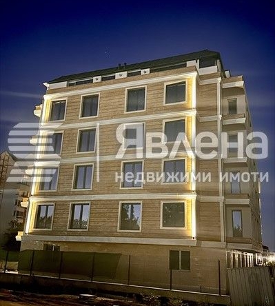 Тристаен апартамент в София, Студентски град - 199 кв.м за 2006 €/кв.м - Снимка #1